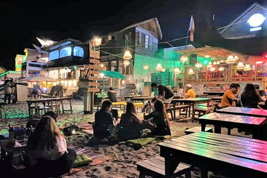 Surfers Point Deck