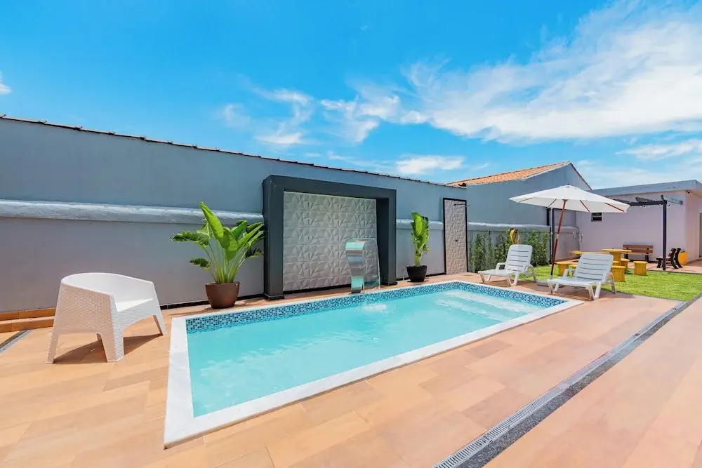 Aptos com Piscina e AC Brazilian Corner
