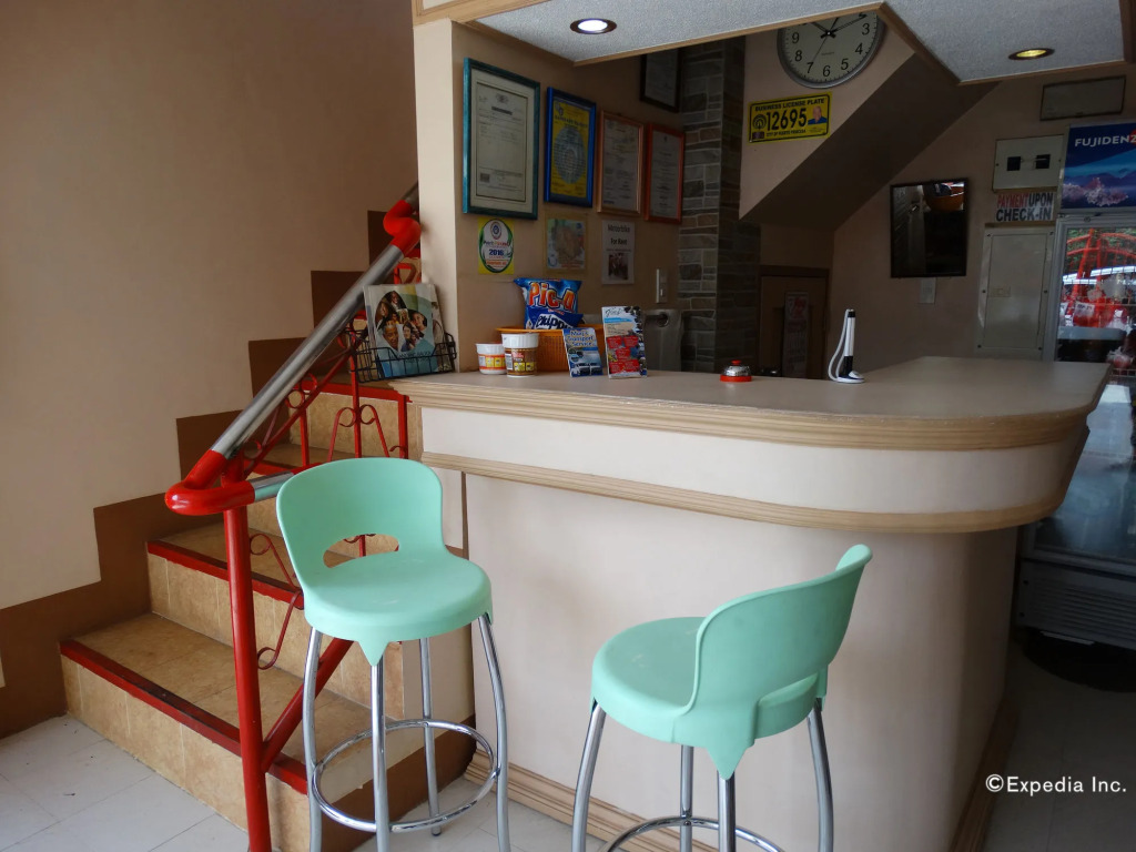 Eden Travellers Lodge