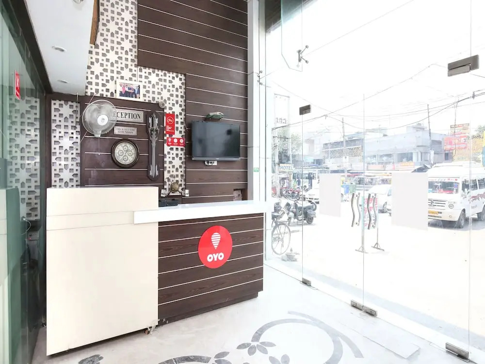 OYO 14515 Hotel Paras Regency