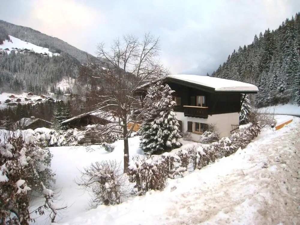 Chalet With 5 Bedrooms in Les Contamines-montjoie, With Wonderful Mountain View and Enclosed Garden - 1 km From the Slopes