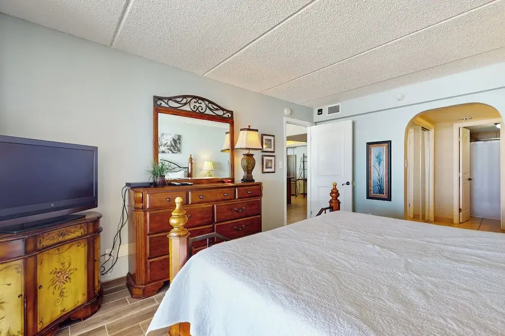Walkable, All-suite 3br: Suntide III - Unit 1003
