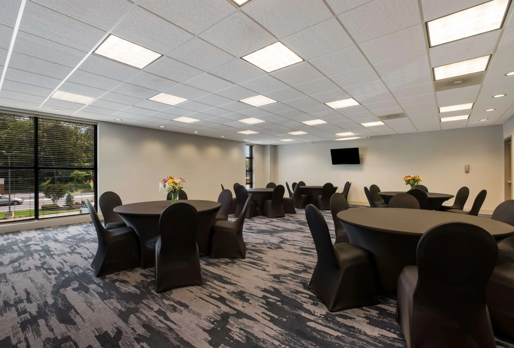 The Hub Middletown Red Bank- Best Western Signature Collection