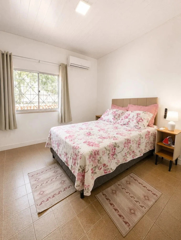 Casa Laranja com Split e Wi-Fi 700 MB