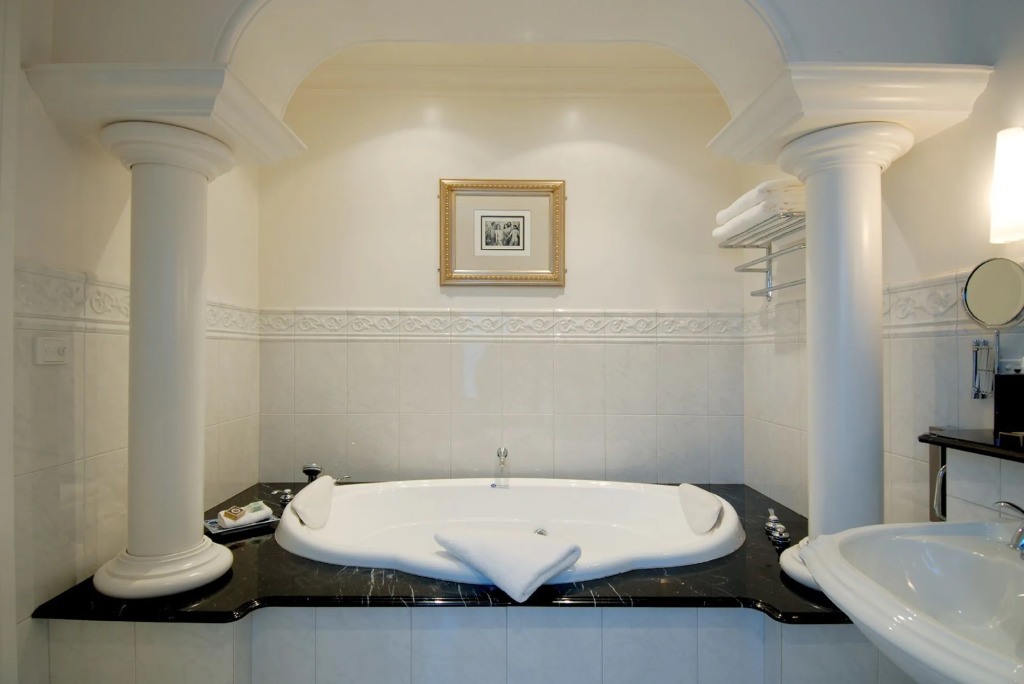 Craigs Royal Hotel