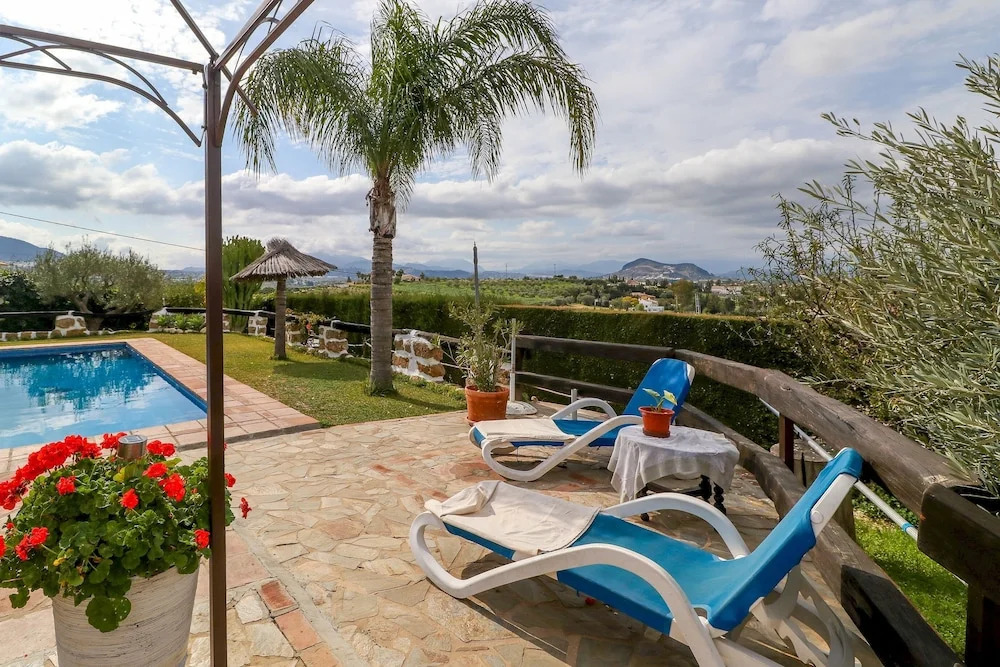 Francisquita - Modern Stylish Country Villa, Private Pool, Air Con, Wifi