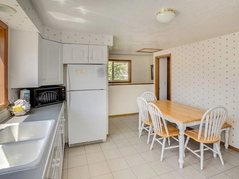 Oceanview Manor 6 Bedroom Home