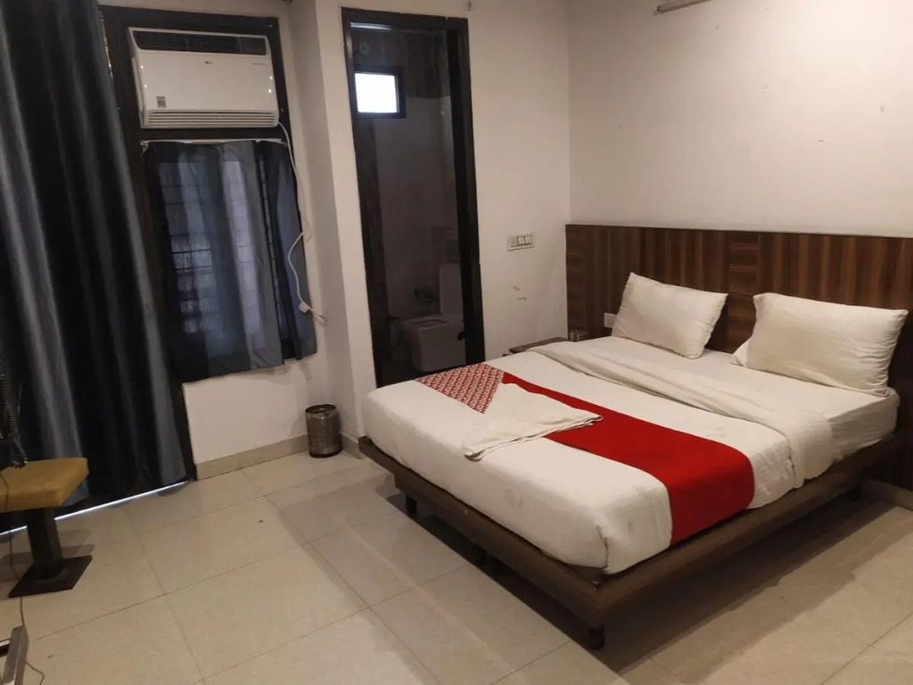 OYO 82741 Mohan Garden Stays