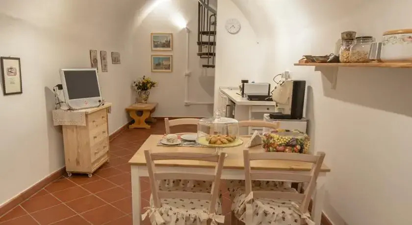 Dimora Porta Fiume Alloggio Con Uso di Cucina del Mondo Antico