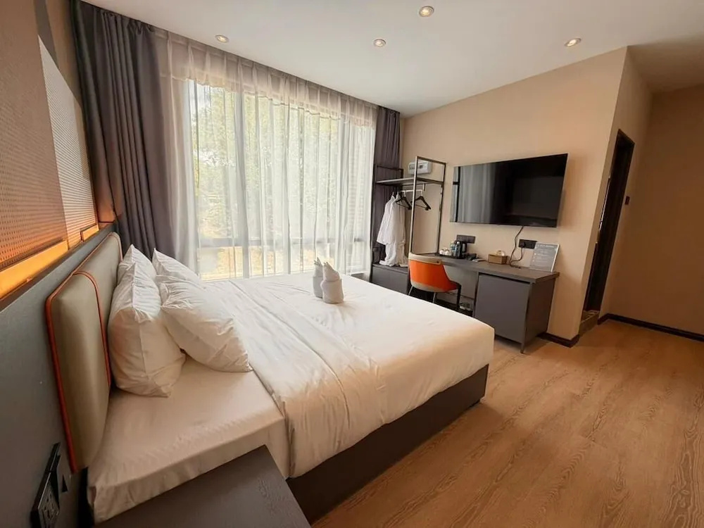 I-Fly Hotel