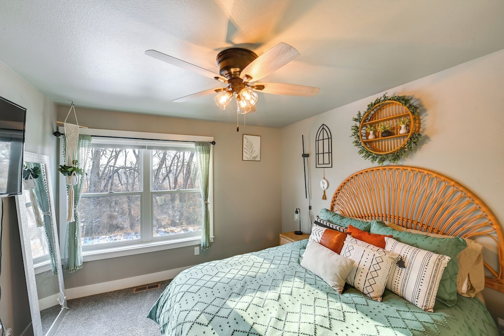 Coopers Cottage~ River Views+pet Friendly