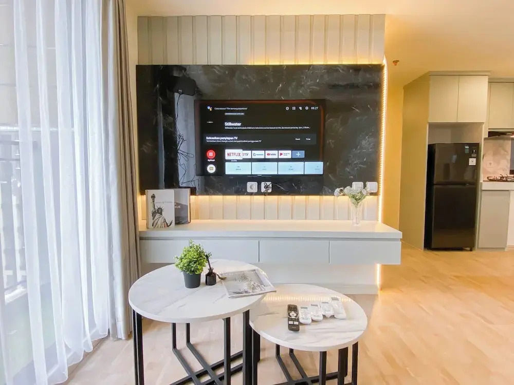 Modern Look And Restful 3Br At Meikarta Apartment