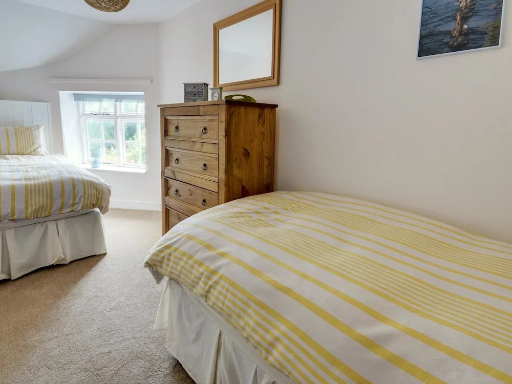 Holiday Home with Spacious Garden near Beach in Instow