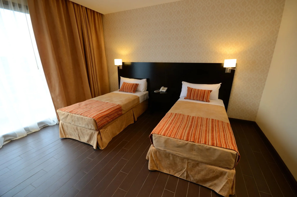 Grand Crucero Hotel