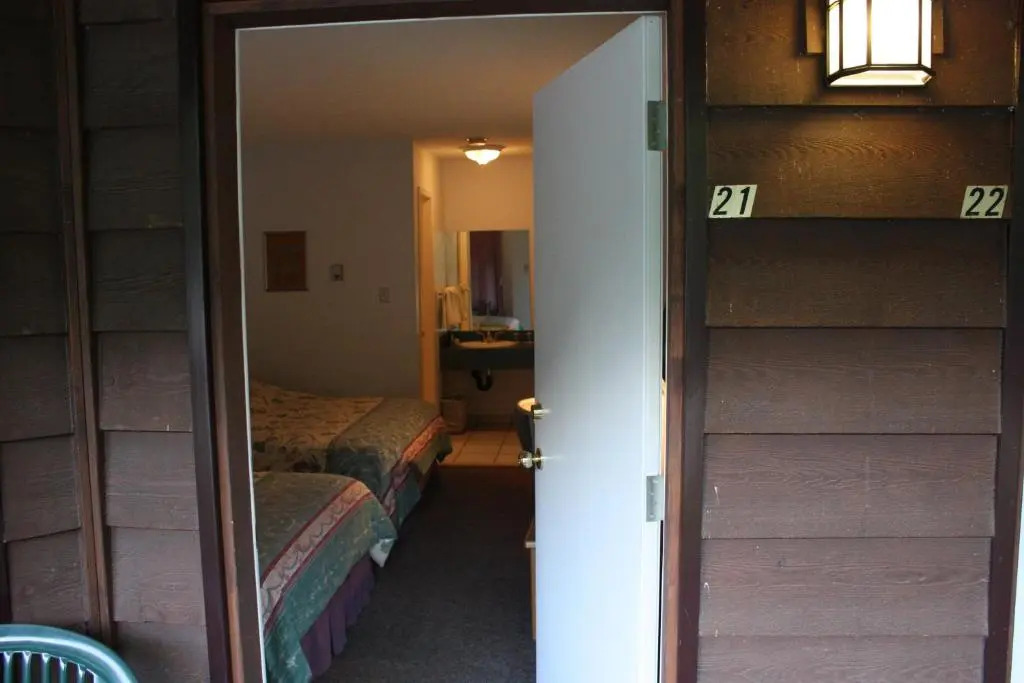 Sunwapta Falls Rocky Mountain Lodge