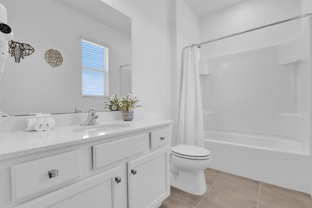 Luxury Home - ALL the Extras - Sleeps 39