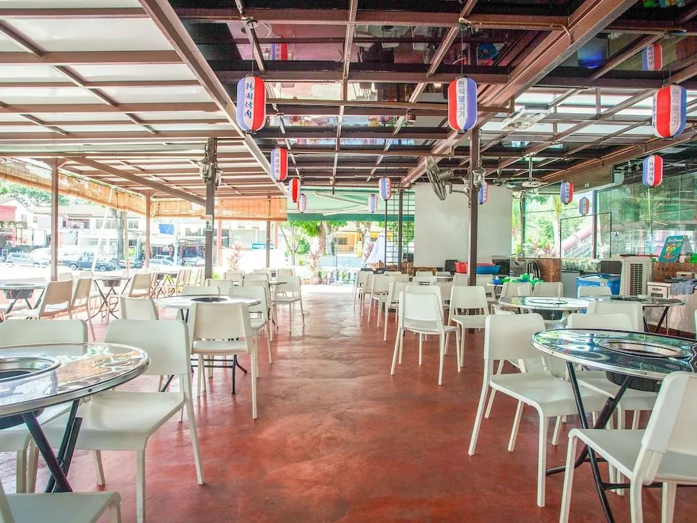 Oyo Capital O 89353 Nostalgia Boutique Hotel & Restaurant