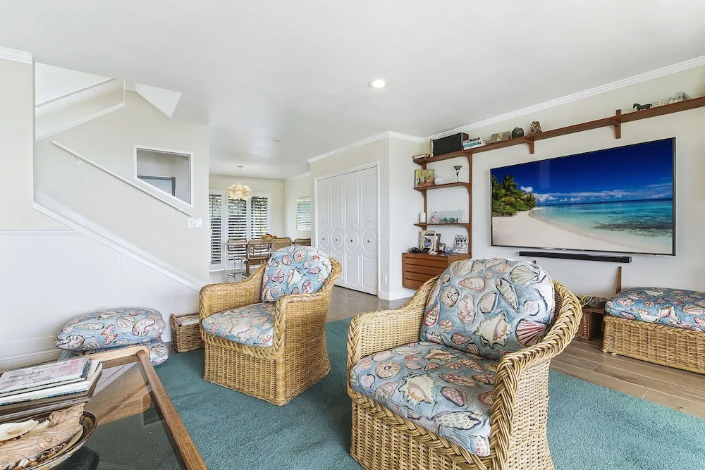 Blue Lagoon Condo - 2 Br condo by RedAwning