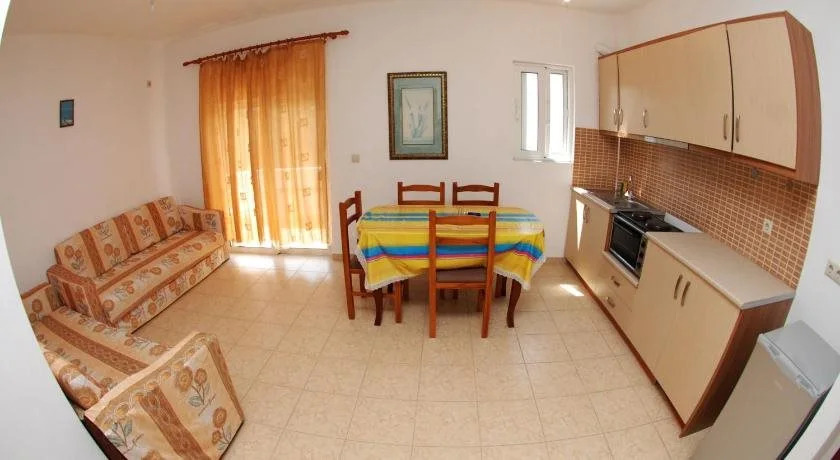 Hotel Eleana & Apartments