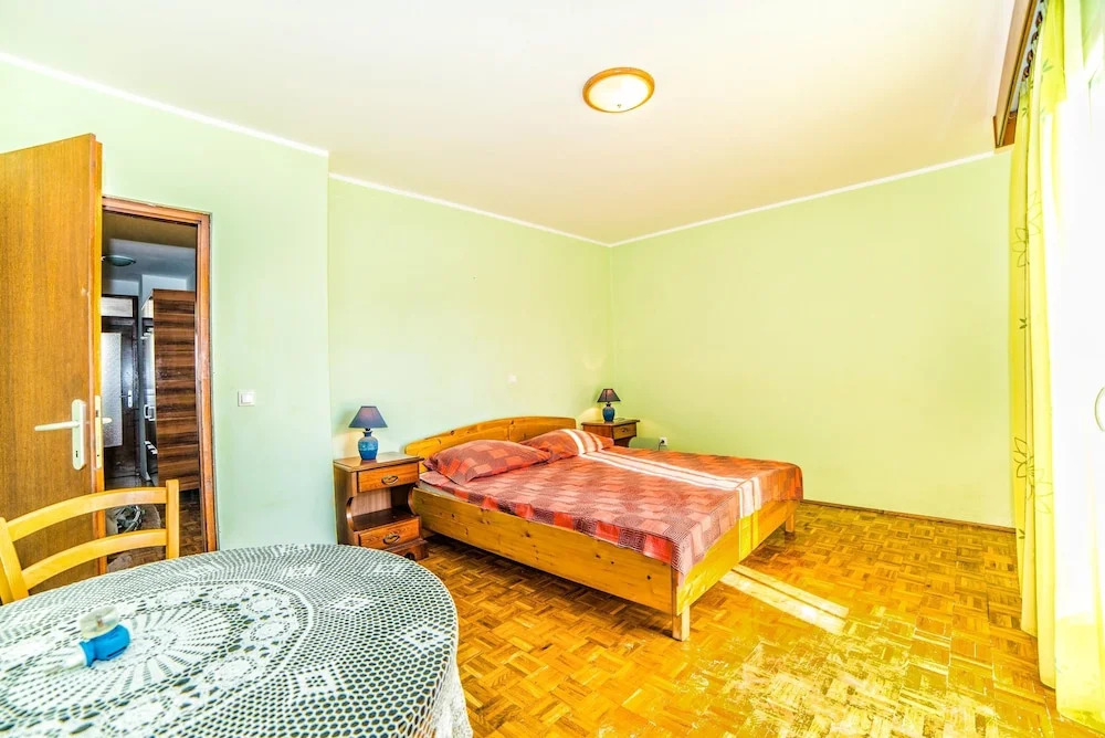 Apartment Belušić / Three Bedrooms A1