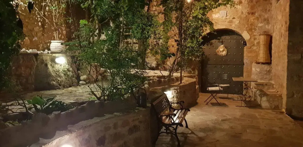 Villa Vager Mani Hotel