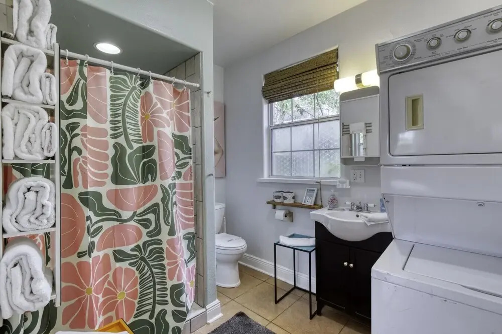 1 Bedroom Spanish Bungalow Guest House