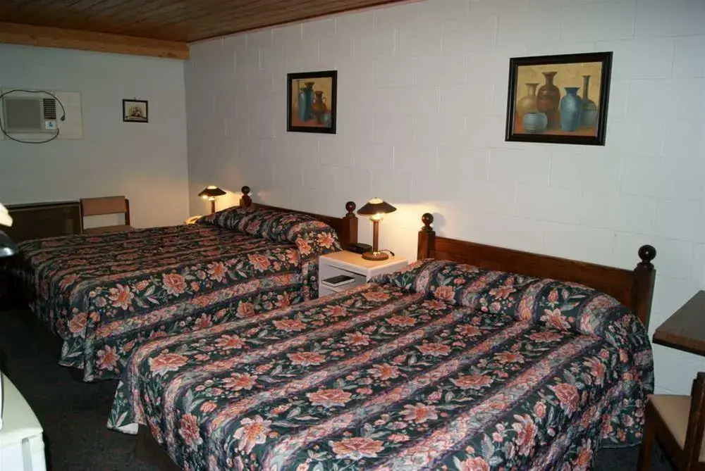 Kootenay Country Inn