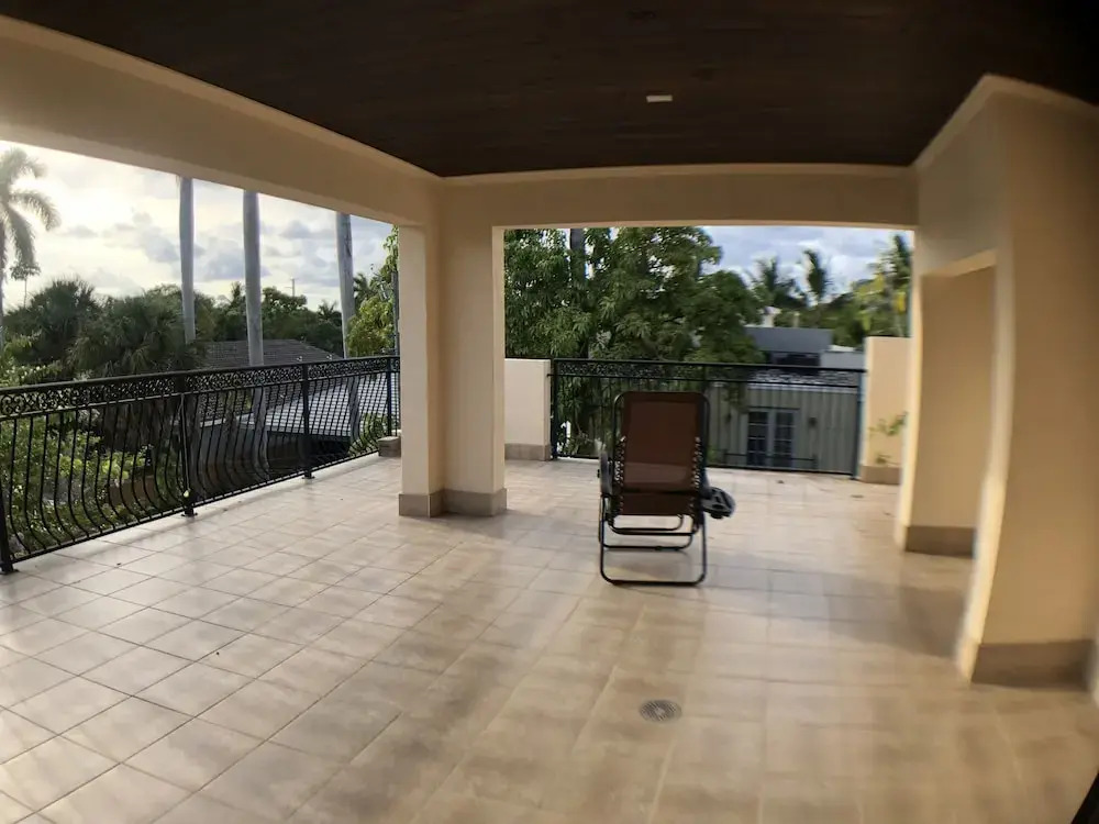 Huge House in Fort Lauderdale -  821