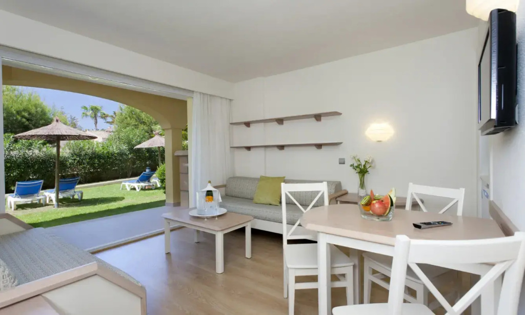 Insotel Cala Mandia Resort