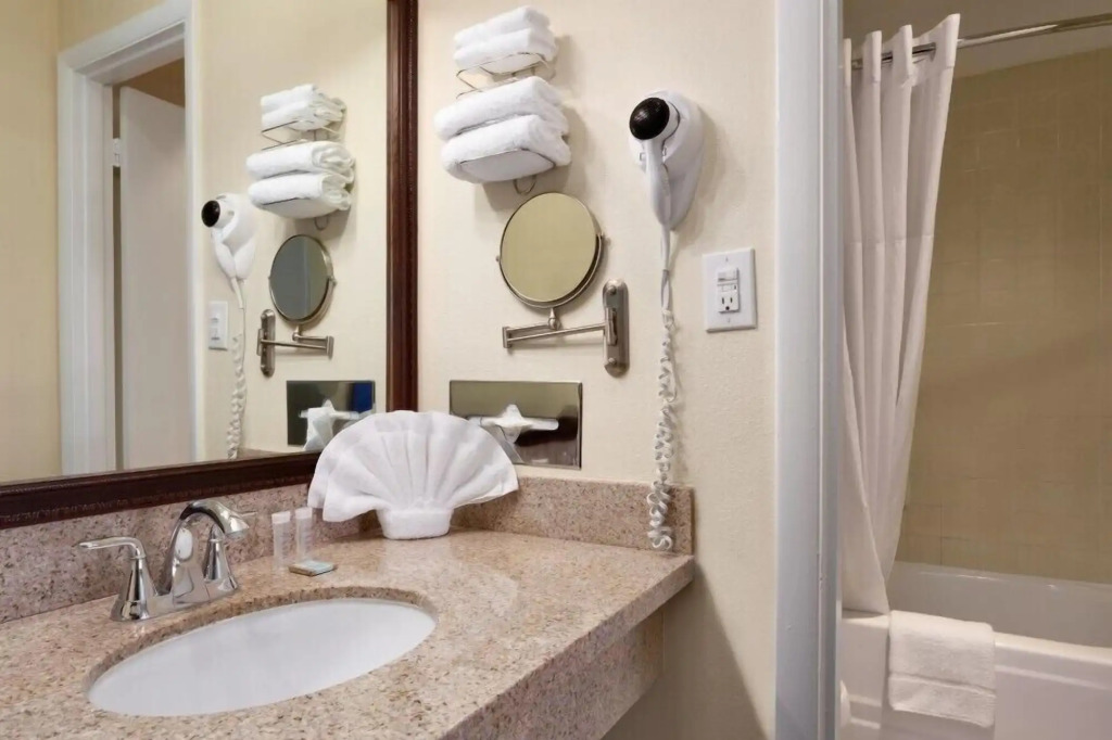 Travelodge Orange County Airport  Costa Mesa