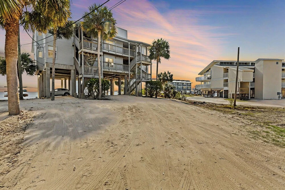 Walkable Beachfront Retreat on Cedar Key!