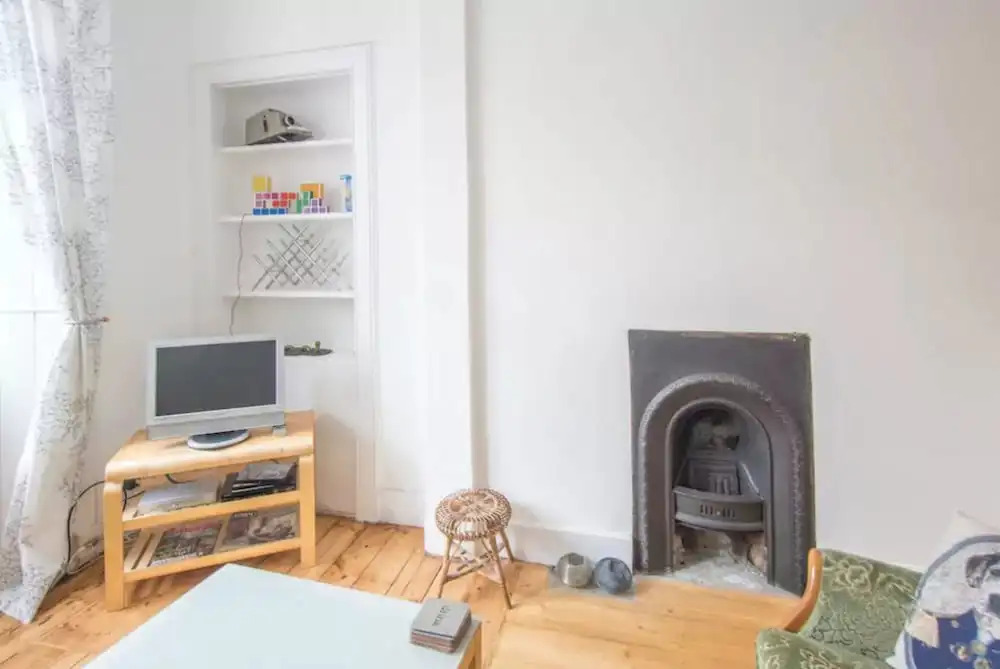 2 Bedroom Flat Near City Centre