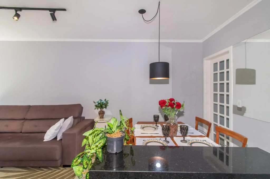 Apartamento Moderno com pequeno Terraço à 4Km do Consulado USA