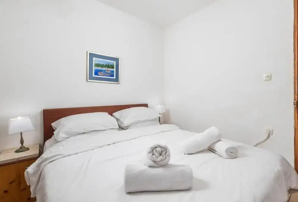 Holiday House Cave Romana