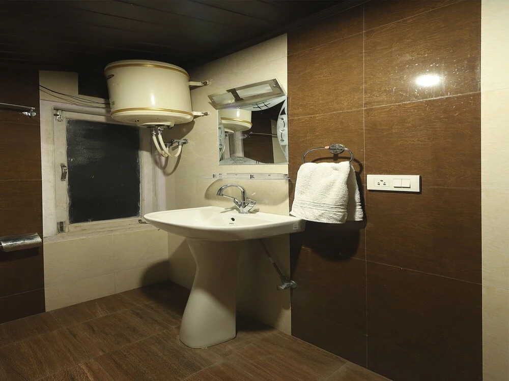 OYO 13281 Home Boutique 3BHK Villa Kasumpti