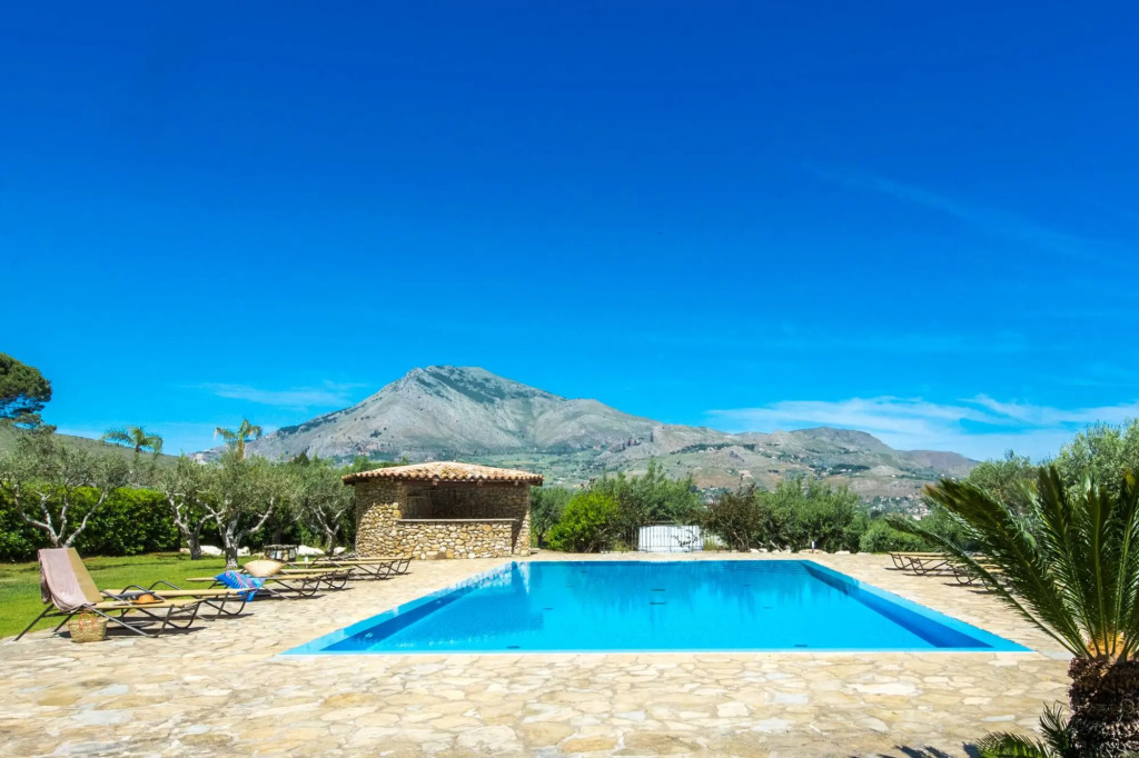 L Ulivo Blu - One-bedroom With Sea View by Wonderful Italy