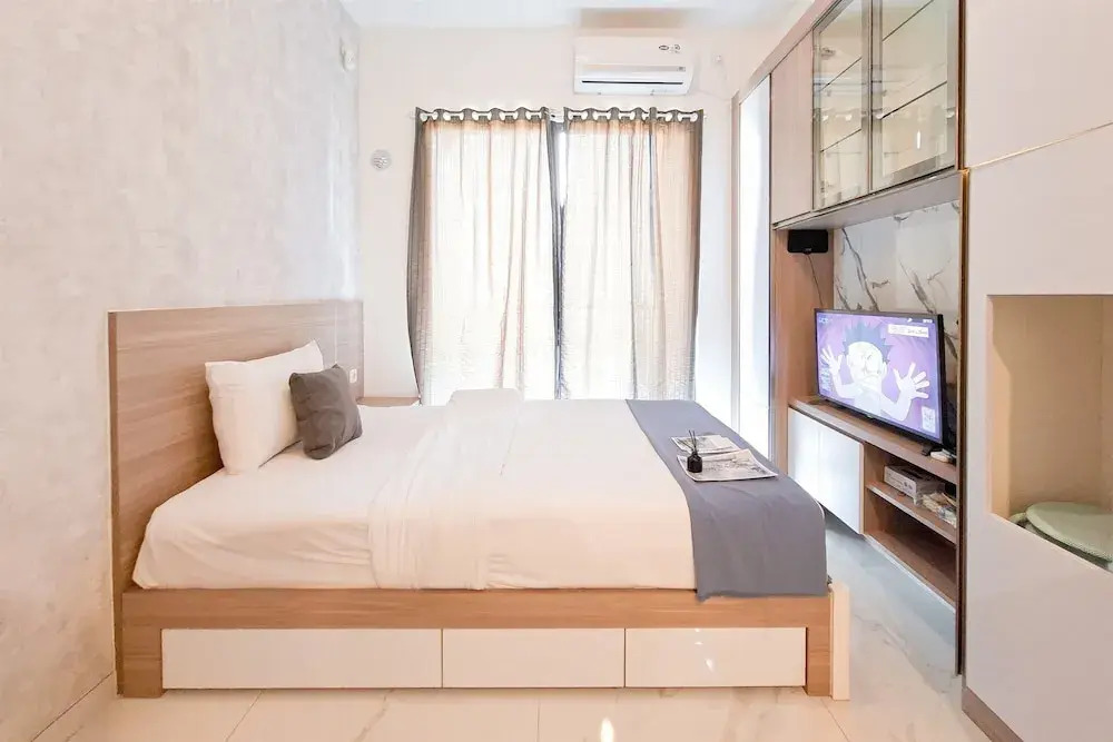 Modern Earth Tone Minimalist Studio At Sky House Bsd Apartment
