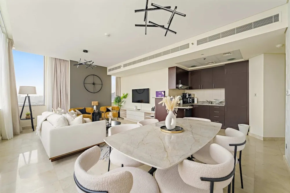 Silkhaus 2bdr Heart of Difc in Sky Gardens