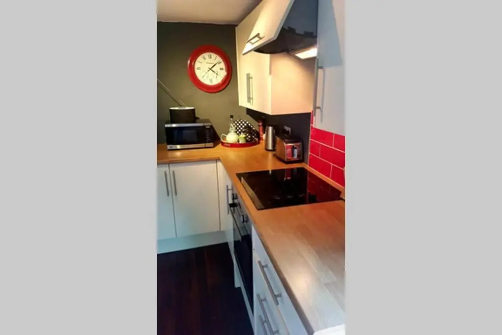 Super Lake District Cottage in Heart of Kendal 3 Double Beds