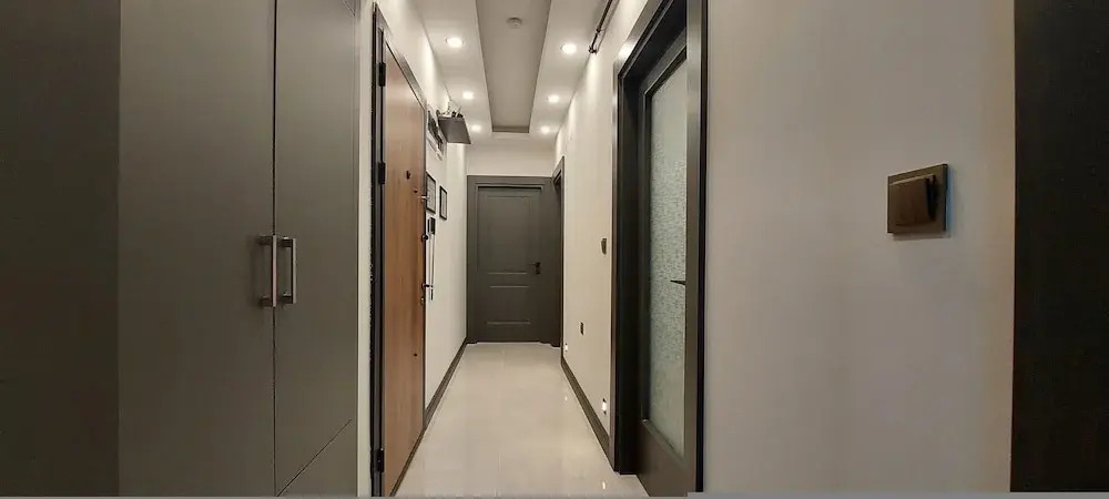 Professionally Maintained Spacious New Suites 1