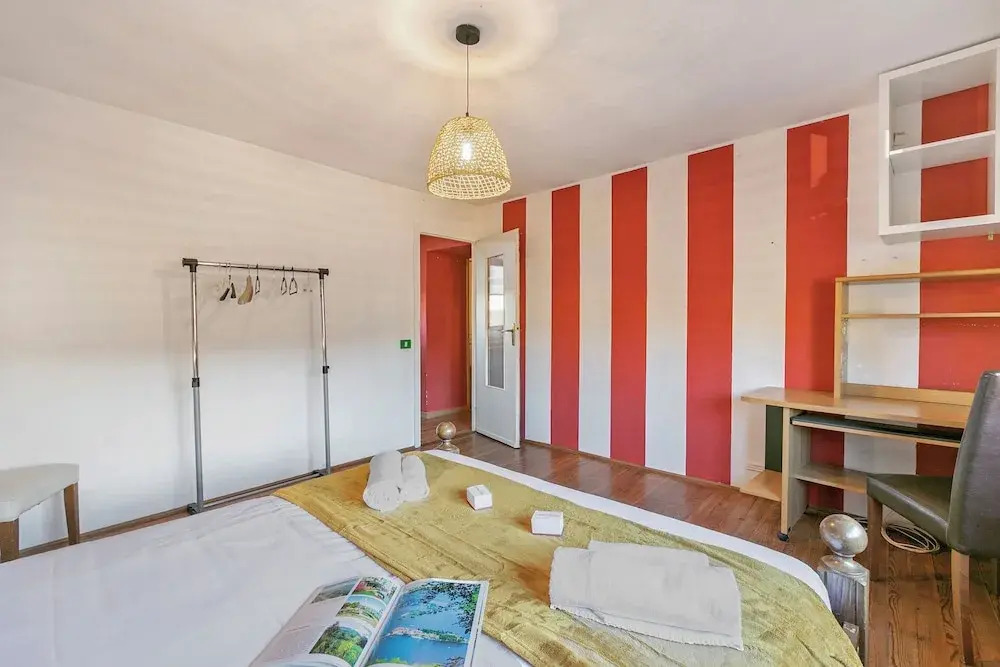 La Lanterna Swimming Pool Retreat