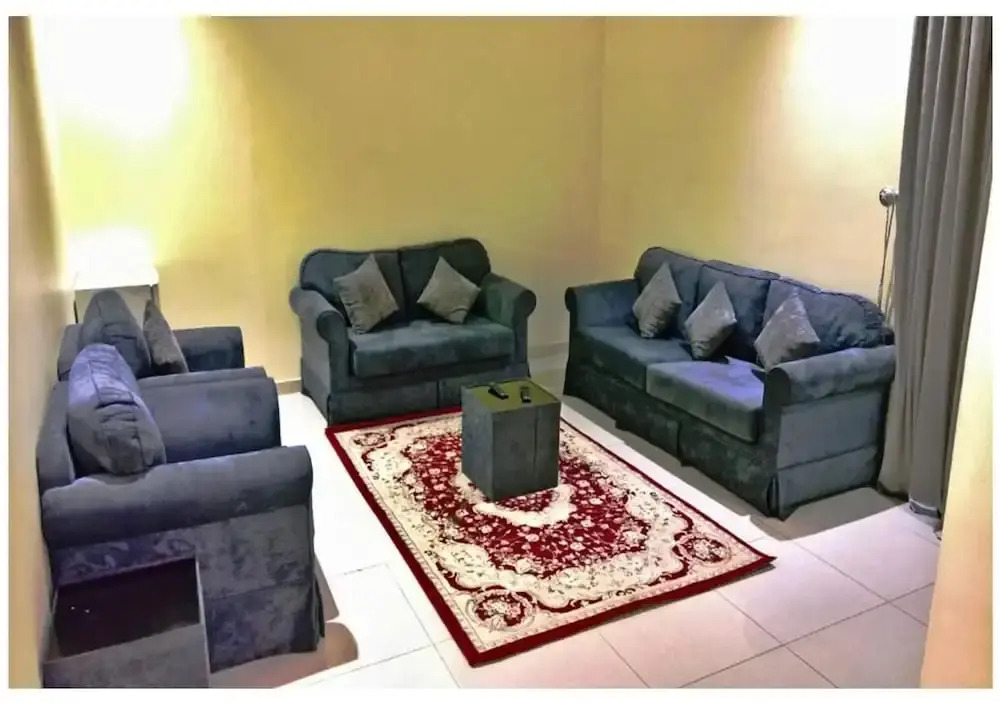 سويت غرفتين وصالة خدمة توصيل من المطار