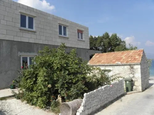 House Lumbarda