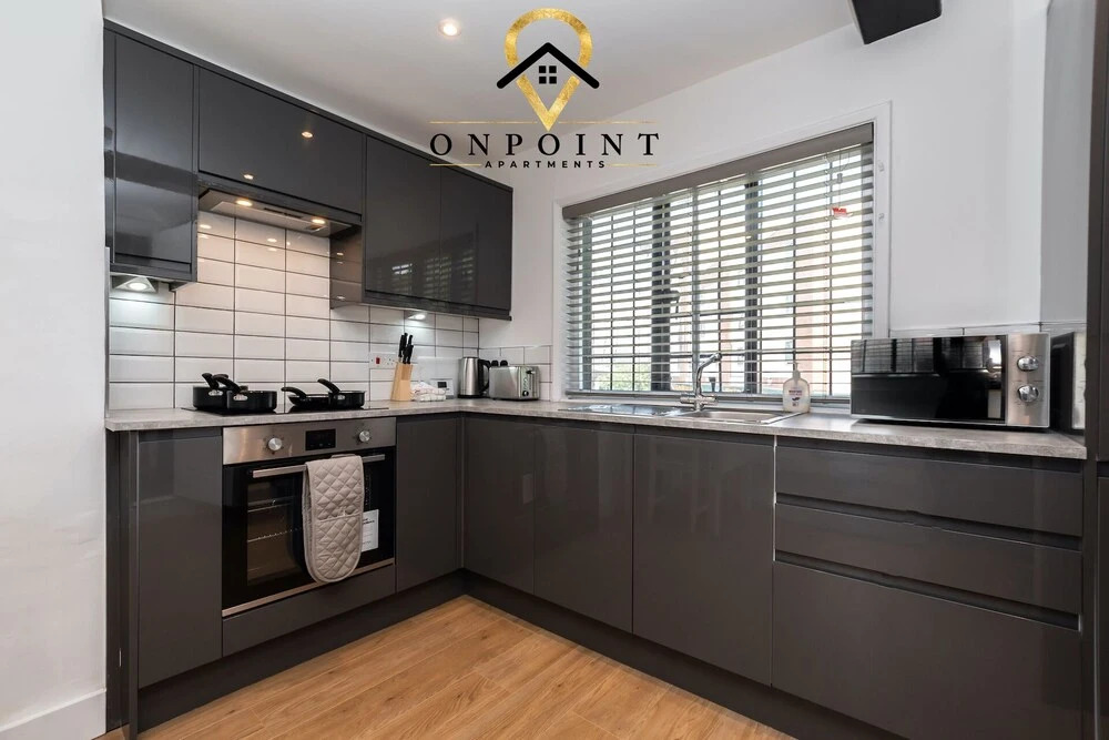 FRESH 2 Bedroom Apt With Parking