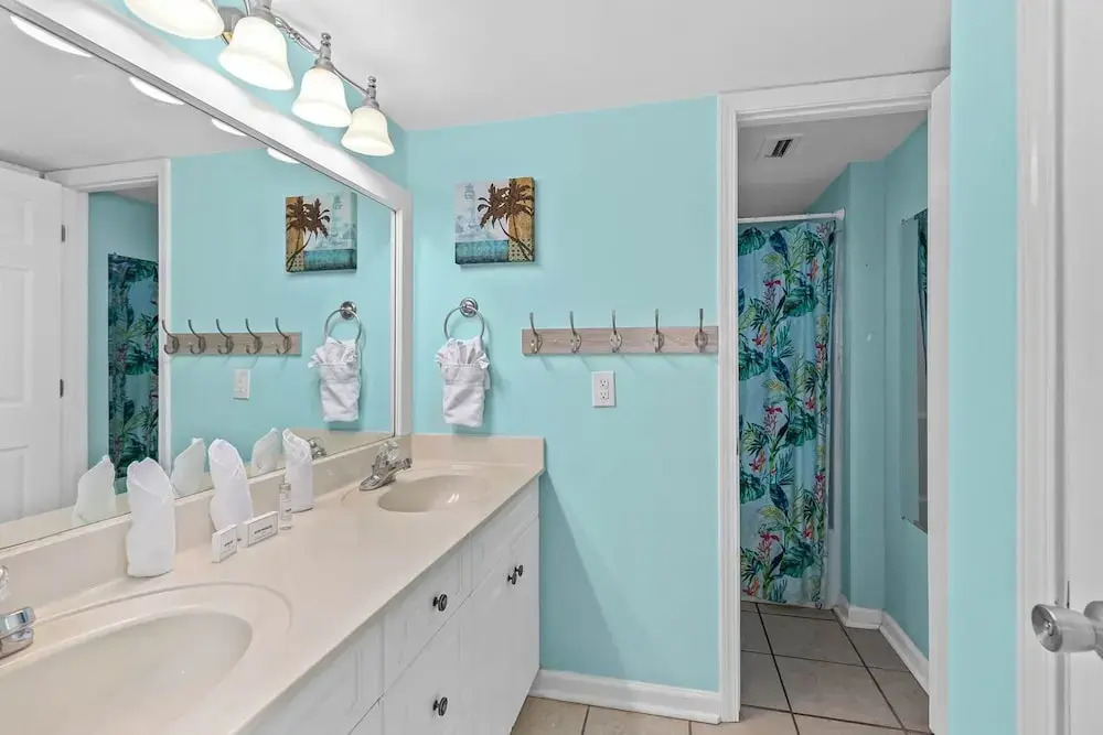 Castaways 1b 2 Bedroom Condo