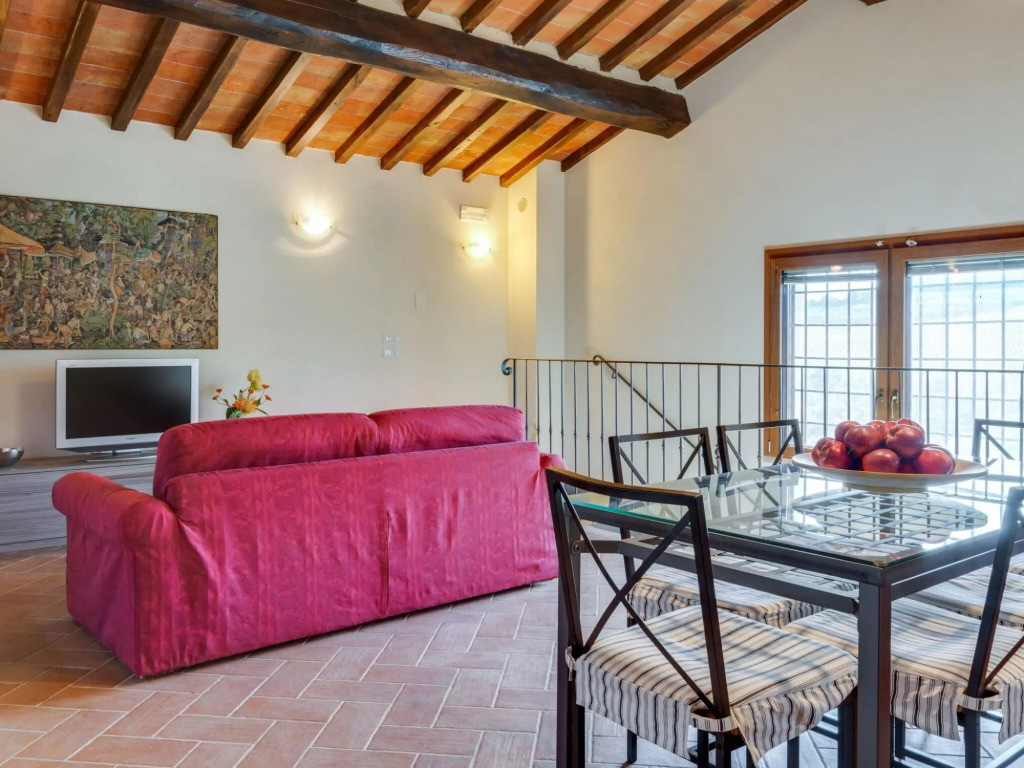Farmhouse in Tuscany with Pool & Vineyard View