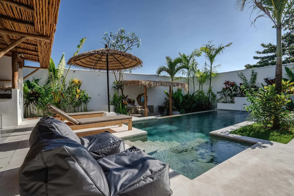 Villa Ruta II - Luxury 2BR Tropical Villa next to Luna Beach Club and Nyanyi beach