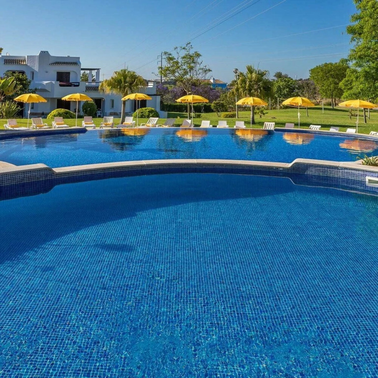 Amazing 2-bedroom Appartment With big Terrace!