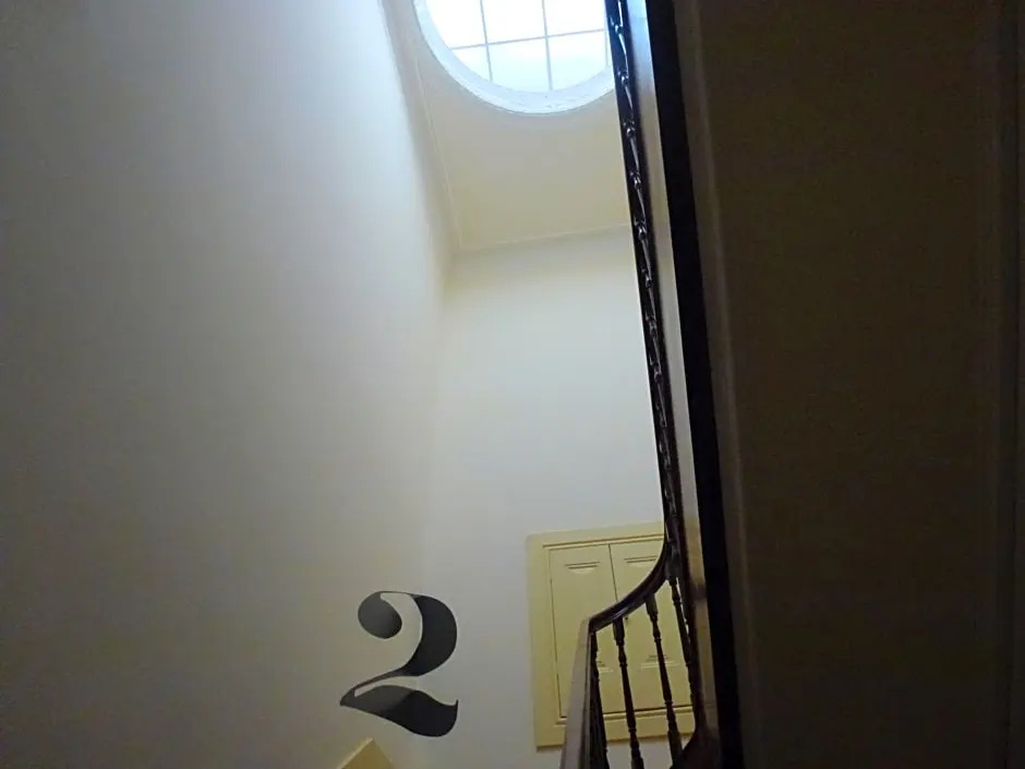 Canvas Atelier Hostel