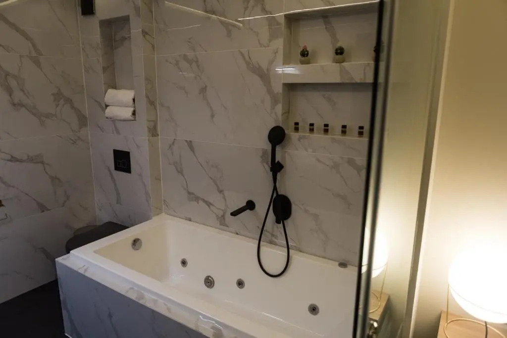 ASKLIPIOS LUXURY SUITE
